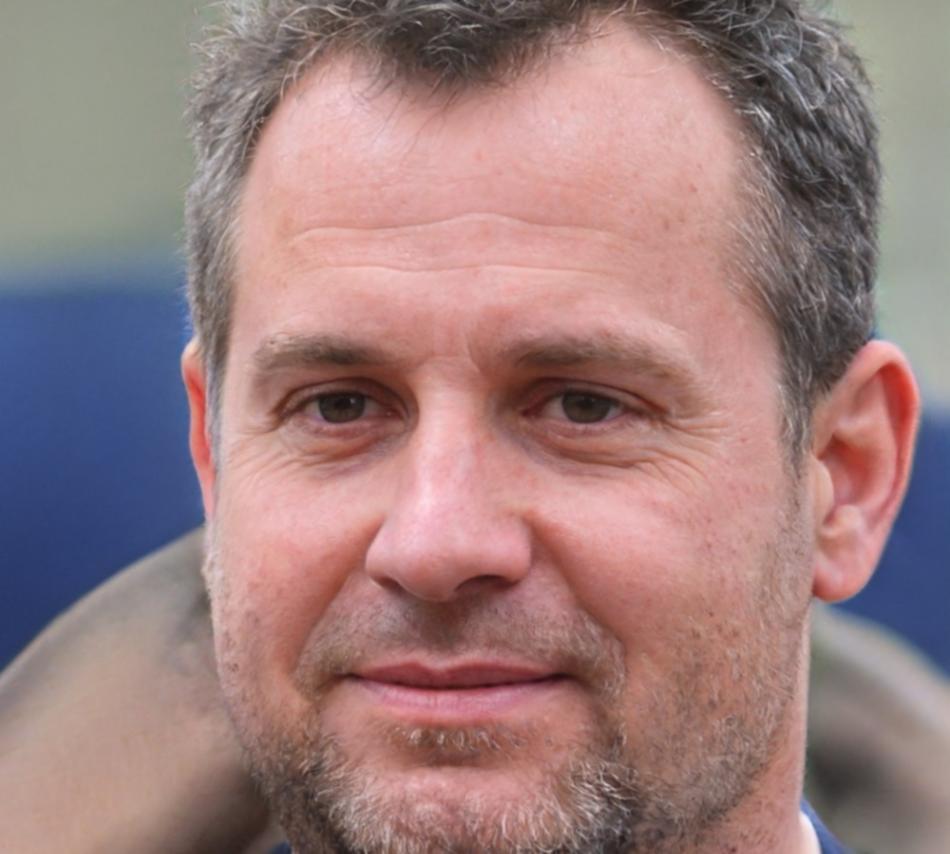 Porträt von Lennart Schreiber, Programmiertrainer und Cloud-Spezialist